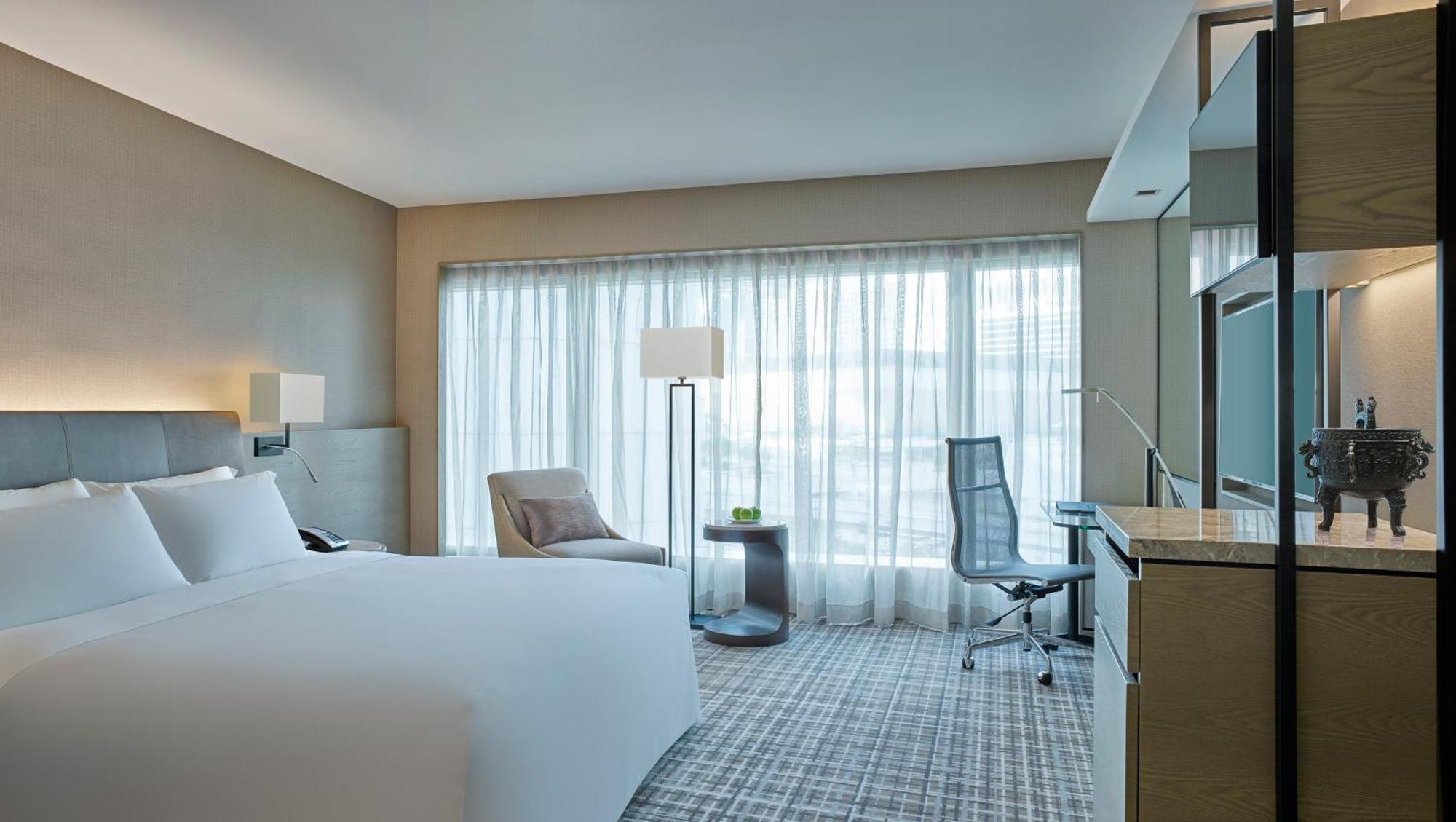 New World Millennium Hotel 5*
